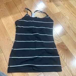 ivviva (lululemon) tank top with a built in sports bra for kids size 10